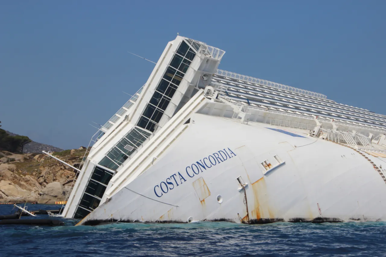 Das schlimmste nautische Unglück in der Geschichte - Costa Concordia vor Giglio