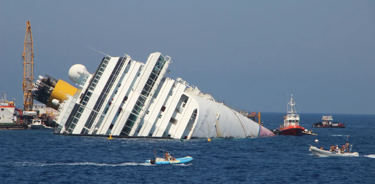 Das schlimmste nautische Unglück in der Geschichte - Costa Concordia vor Giglio